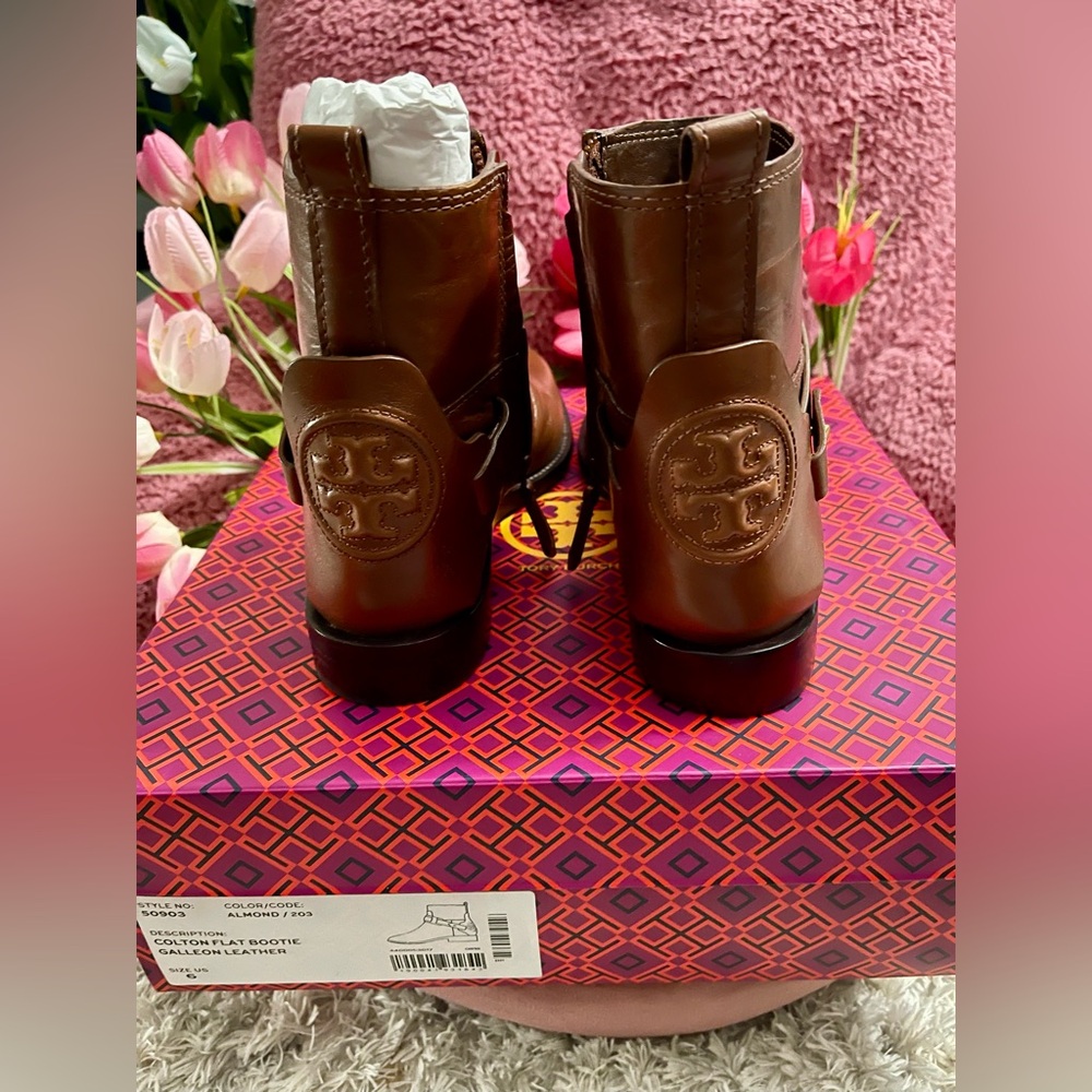 💖Pre-Loved Tory Burch Brown Ankle Booties Size 6 used once excellent condition. - Picture 2 of 12